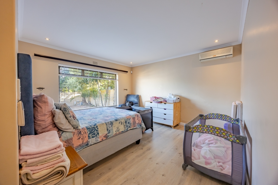 4 Bedroom Property for Sale in Flamingo Vlei Western Cape